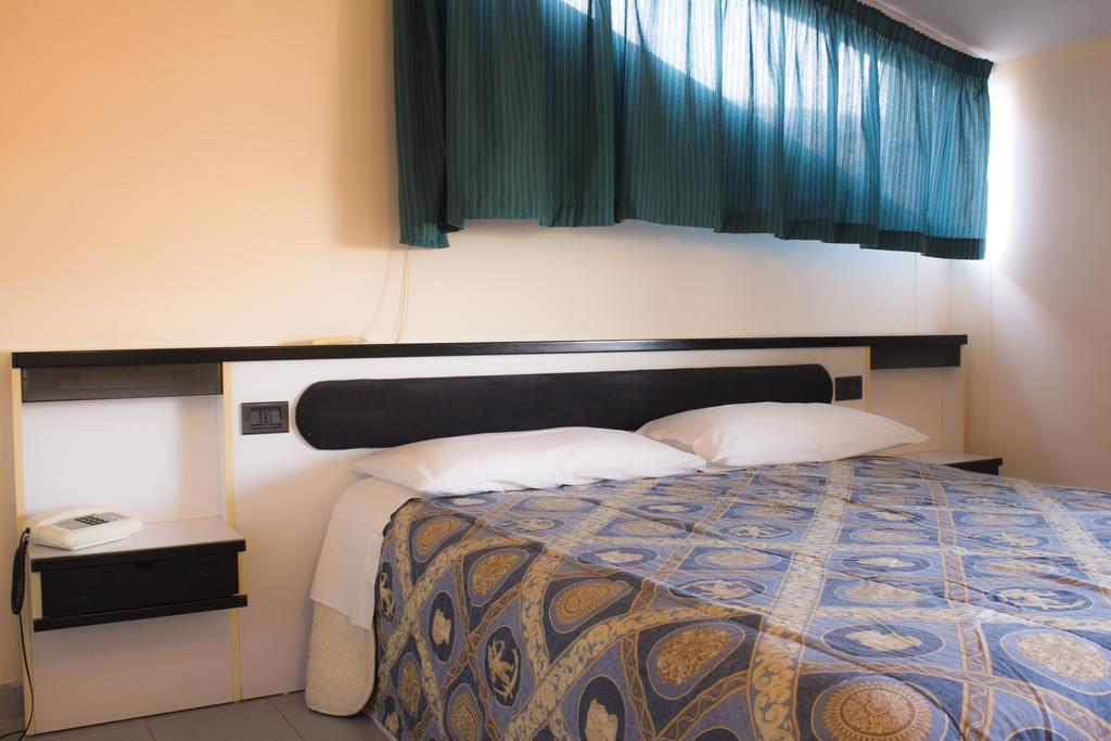 Hotel Falisco Fabrica di Roma Quarto foto
